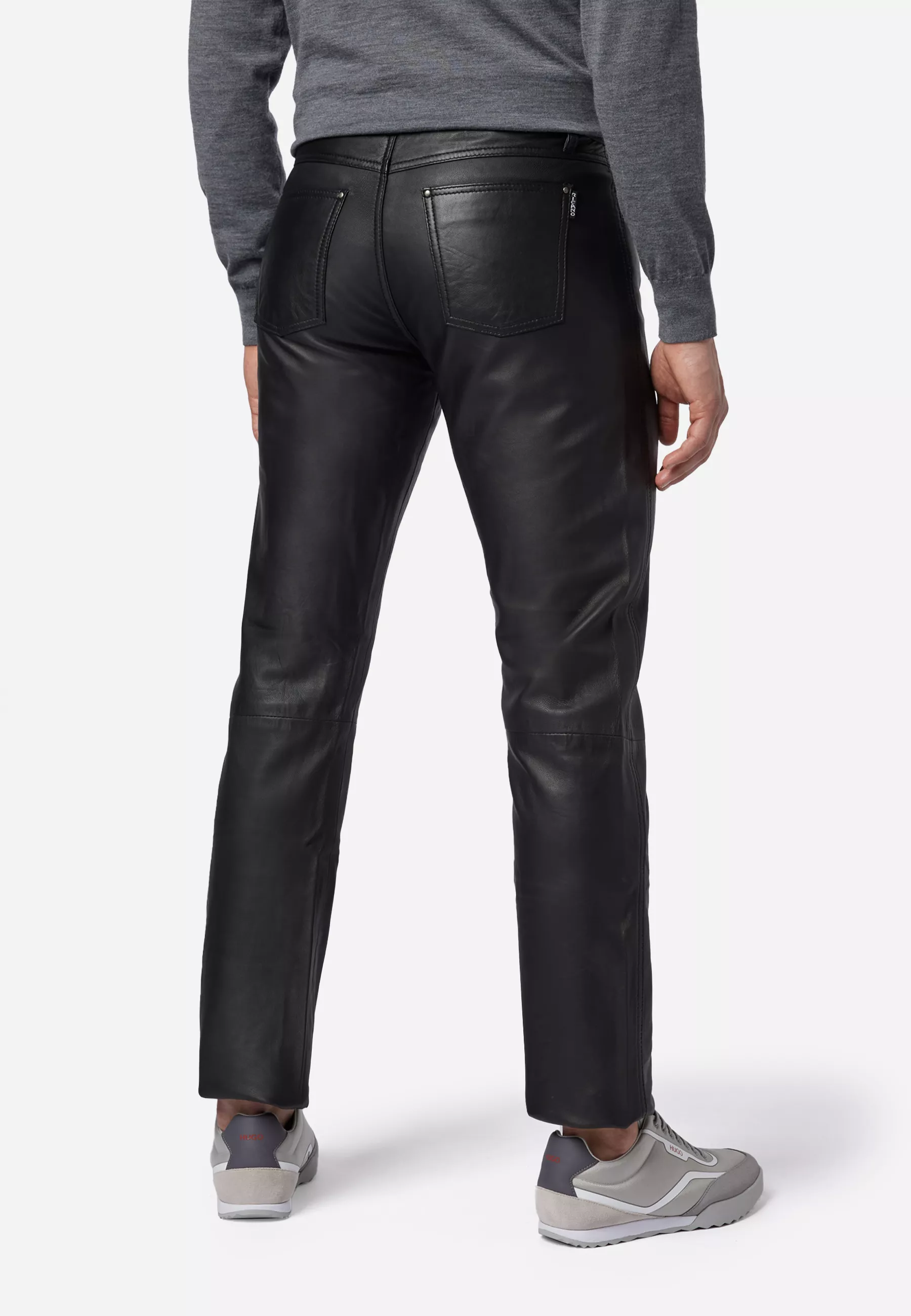 Herren Lederhose No. 3 TR Jeans in Schwarz von Ricano, Rückansicht am Model