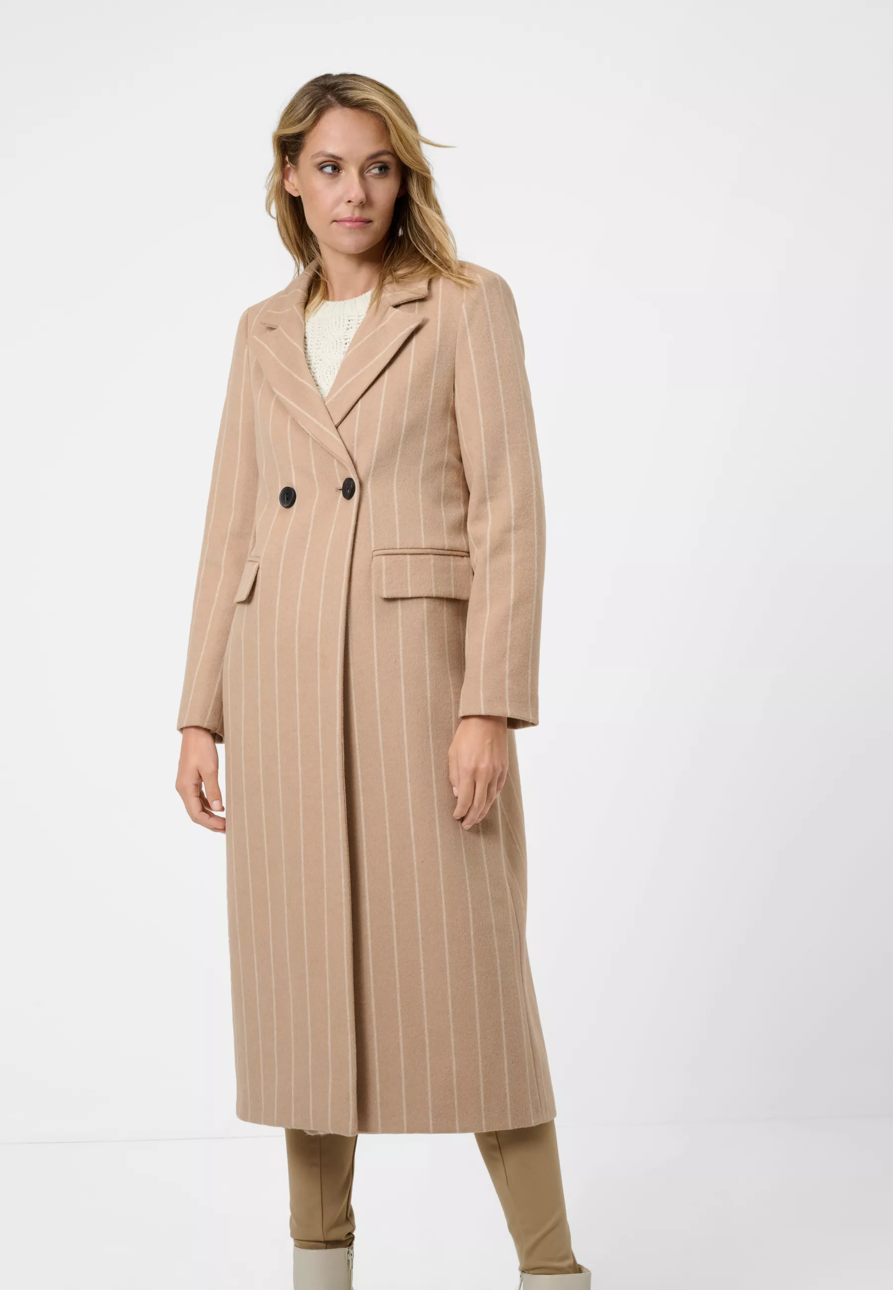Damen Textil Mantel Valia in Beige Gestreift von Ricano, Frontansicht am Model