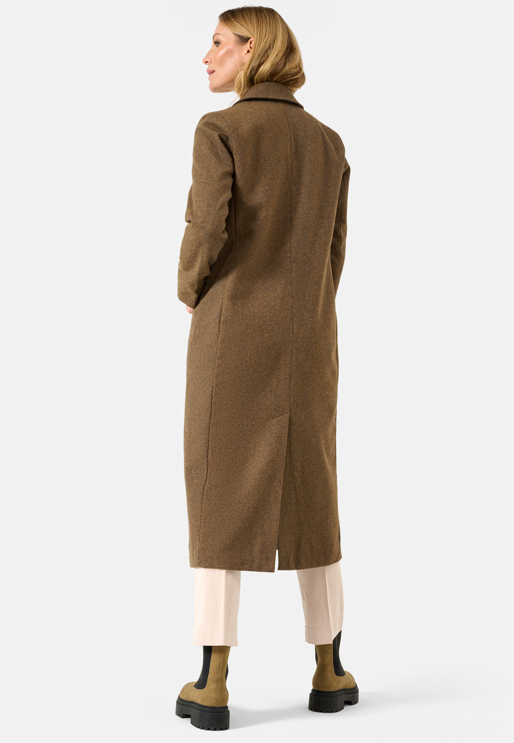 Damen Textil Mantel Alberta in Braun  von Ricano, Rückansicht an Model