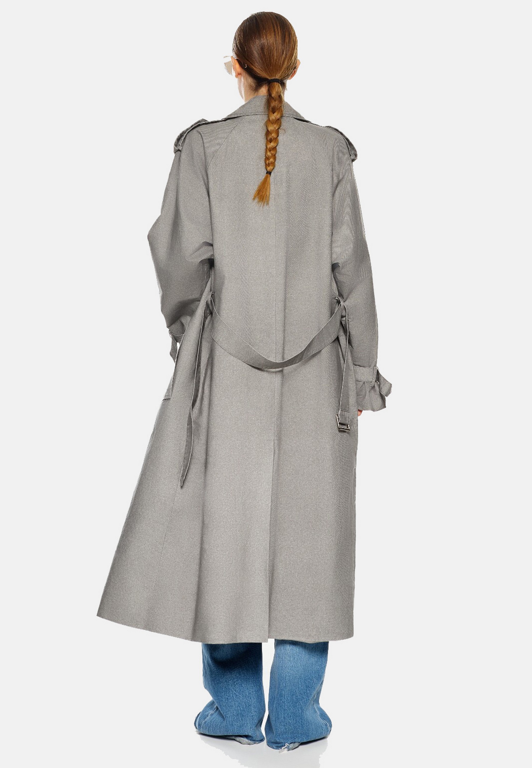 Damen Textil Mantel Clarissa in Grau von Ricano - Rückansicht am Model