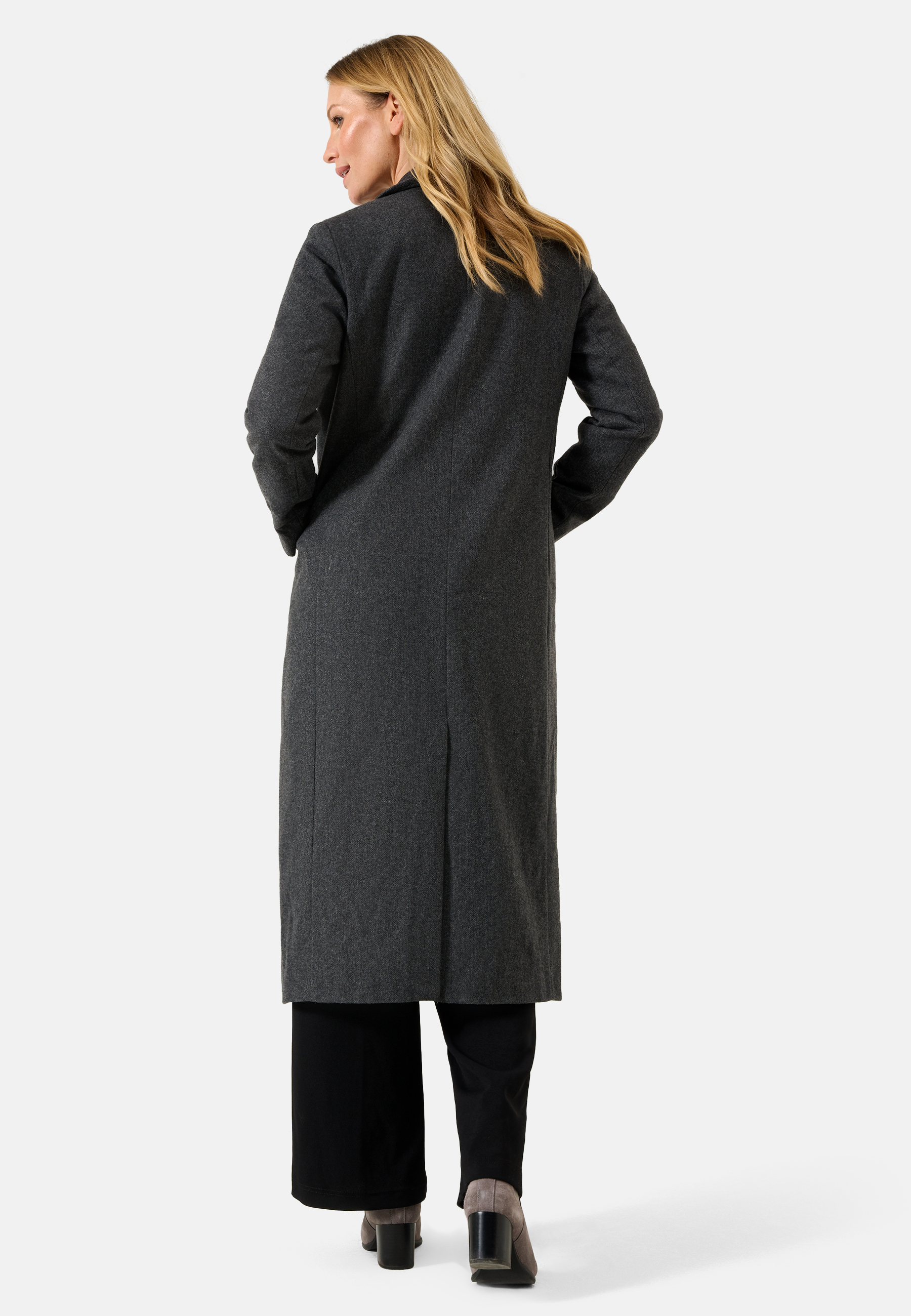 Damen Textil Mantel Alberta in Grau von Ricano, Rückansicht am Model